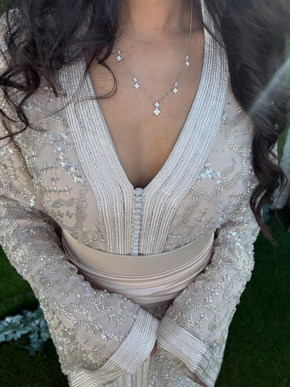 Caftan de Mariée Crème Orné de Perles d'Exception
