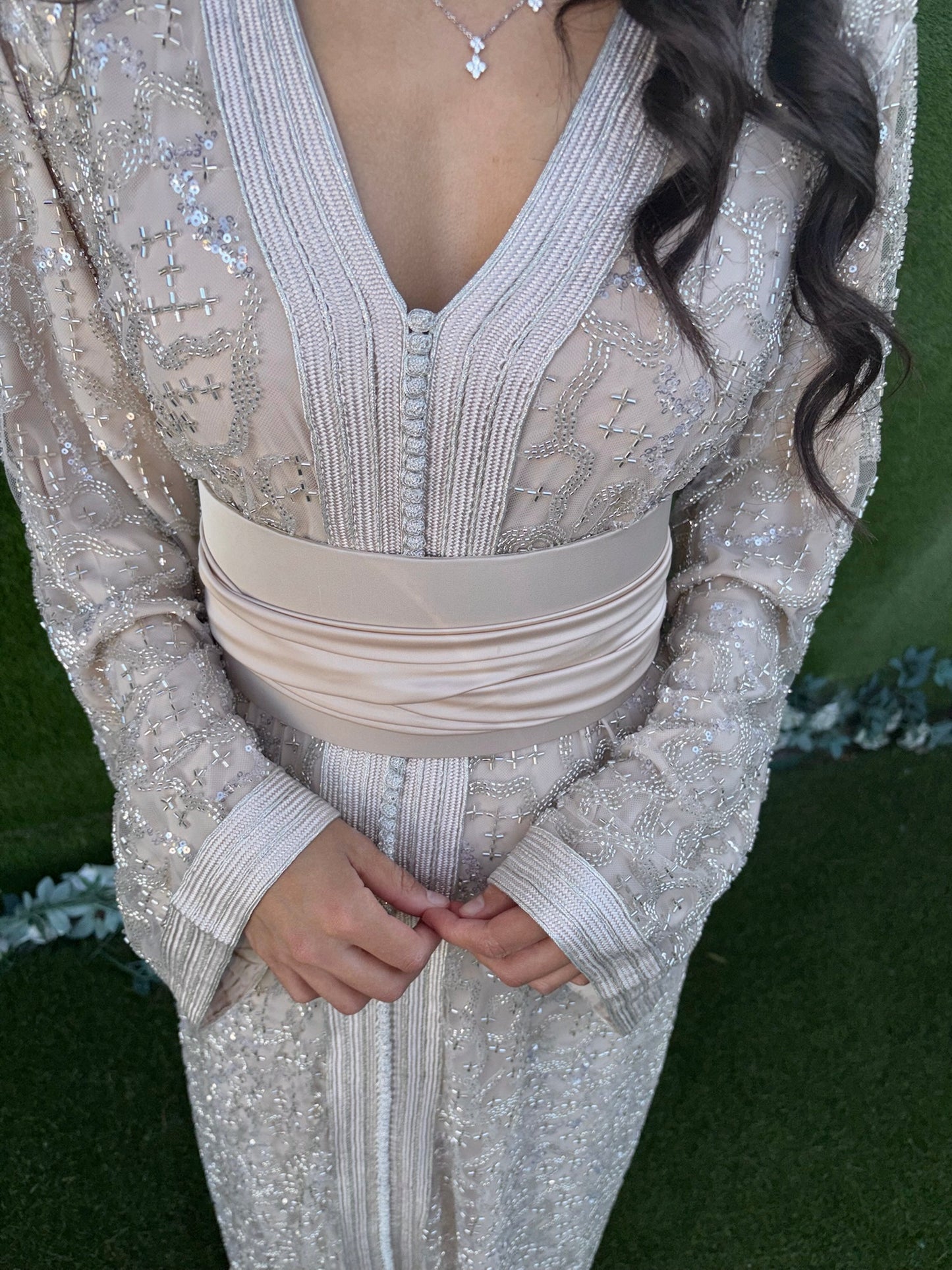 Caftan de Mariée Crème Orné de Perles d'Exception